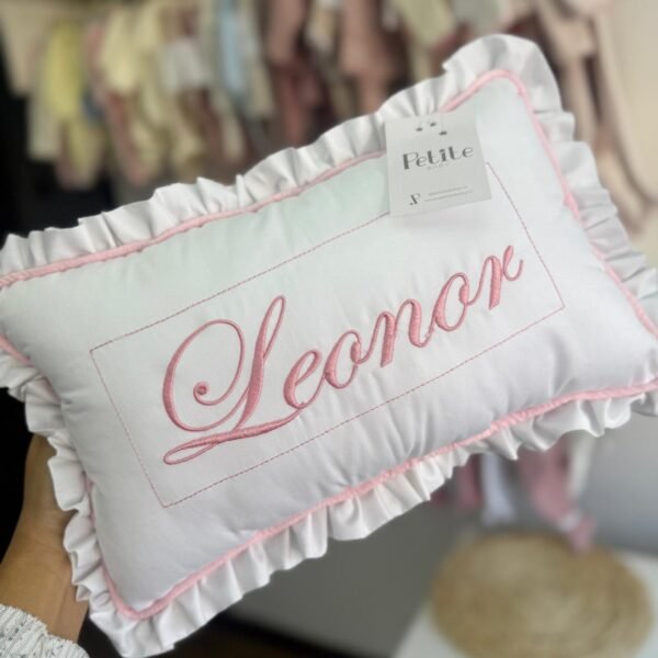 Cojin nombre personalizado (10 dias para entrega) Niña